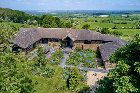 5 bedroom detached house for sale, Nr Edge Hill, Banbury, Oxon/Warks Borders