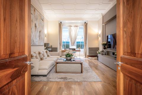 2 bedroom duplex for sale - Green Street, London, W1K