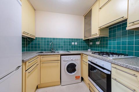 2 bedroom flat to rent, Brighton Road, Purley, CR8