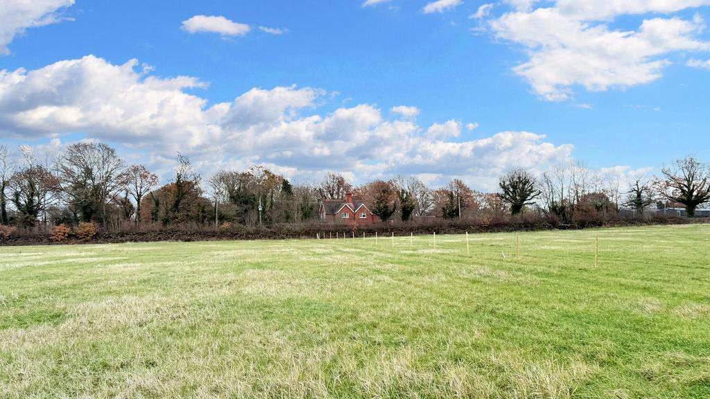 3.6 acres on Brickhouse Lane... Land for sale £125,000