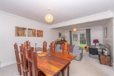 24 Standingstane Road, Dalmeny, South Queensferry, EH30 9UB