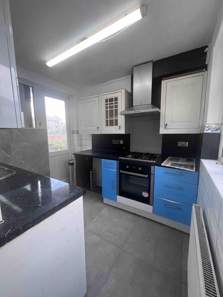 2 bed house in Stanmore  HA7 1 ED  to let. £1975
