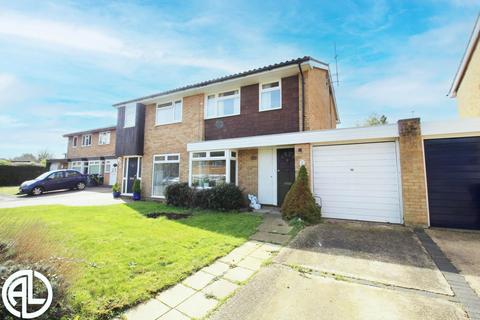 3 bedroom semi-detached house for sale, Crabtree Dell, Letchworth Garden City, SG6 2TJ