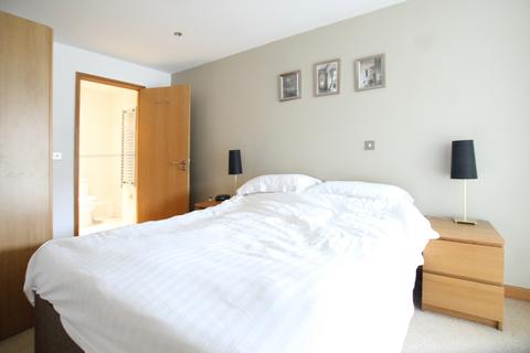 2 bedroom flat to rent - Salts Mill Road, Shipley, Bradford, BD17