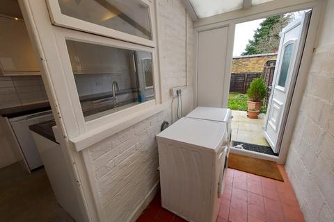 2 bedroom terraced house to rent, Souldern Street, Watford, Hertfordshire, WD18