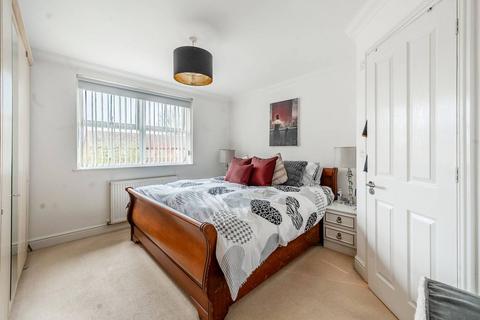 4 bedroom semi-detached house for sale - Clay Lane, Harrow, HA3