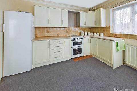 2 bedroom semi-detached bungalow for sale - Springfield Close, Pevensey BN24