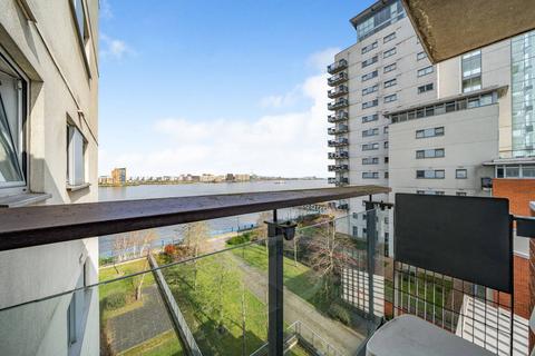 2 bedroom flat for sale - Sark Tower, Thamesmead, London, SE28