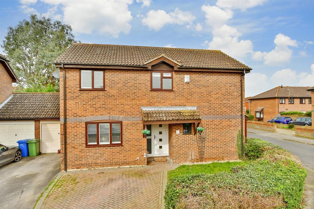 Dan Drive, Faversham, Kent 4 bed detached house for sale £500,000