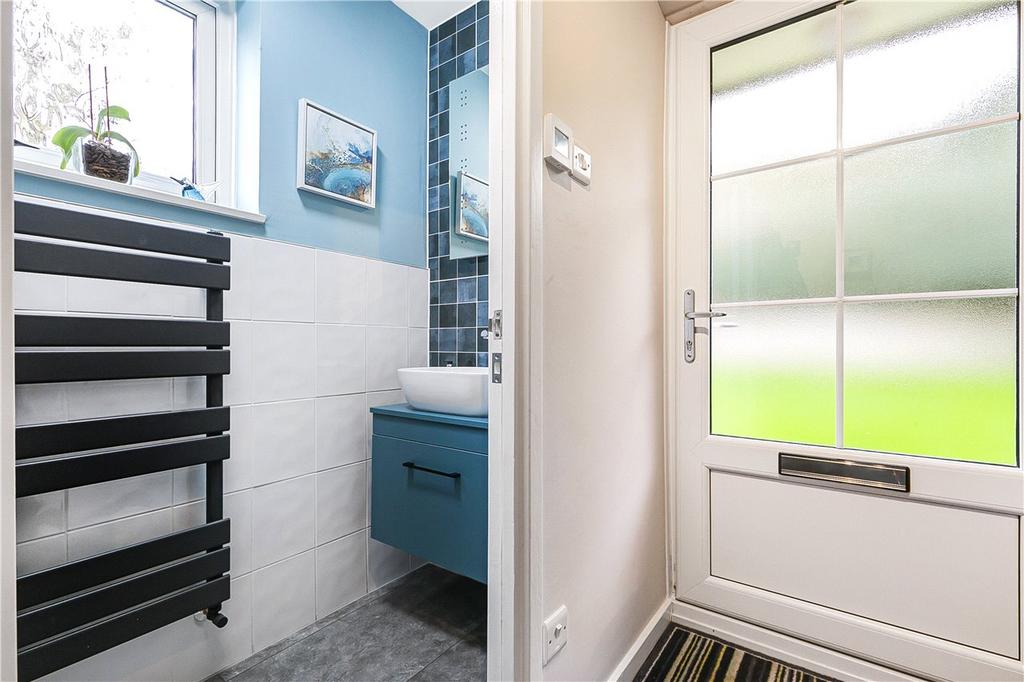 Entrance + WC