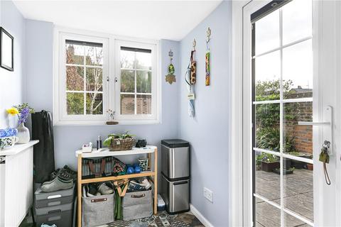 25 Park Close, Hatfield, AL9 5AY