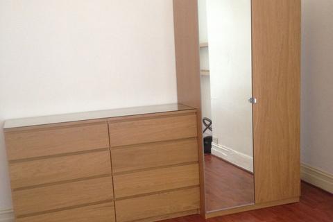 5 bedroom terraced house to rent - Liverpool L17