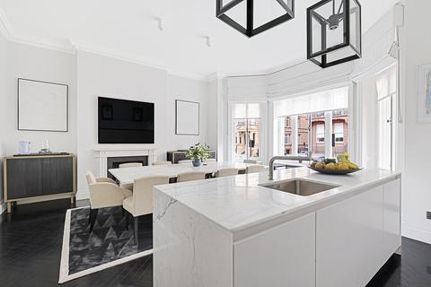 3 bedroom apartment to rent, Pont Street, Knightsbridge, London, SW1X