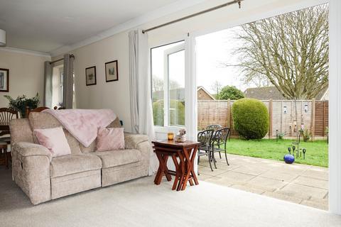 2 bedroom detached bungalow for sale, West Meads, Bognor Regis