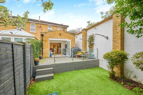 3 bedroom semi-detached house for sale - Turner Place, London, SW11