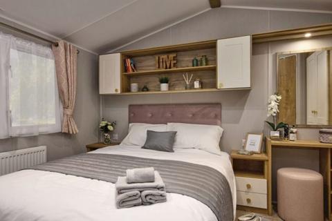2 bedroom static caravan for sale, Silver Sands Holiday Park, Gwendreath TR12