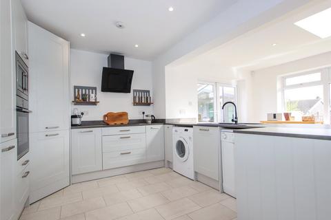 2 bedroom bungalow for sale, William Road, Lymington, Hampshire, SO41