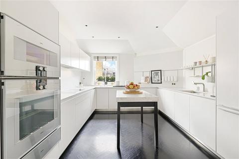 3 bedroom apartment to rent, Pont Street, Knightsbridge, London, SW1X