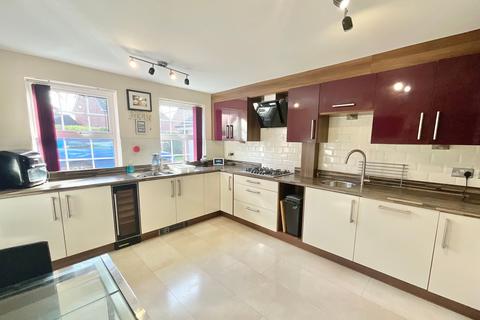 5 bedroom detached house for sale - Comberbach Drive, Nantwich, CW5
