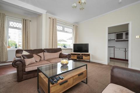 1/2 Lochend Square, Edinburgh, EH7 6ED