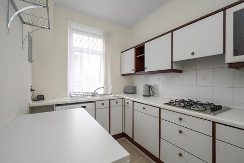 1/2 Lochend Square, Edinburgh, EH7 6ED