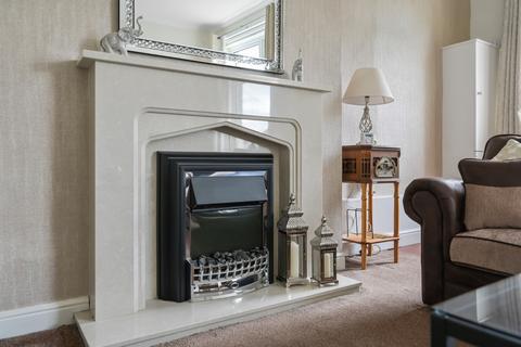 1/2 Lochend Square, Edinburgh, EH7 6ED