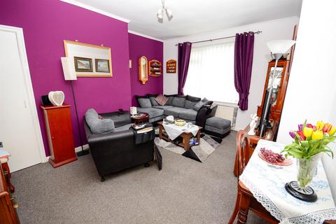 3 bedroom terraced house for sale, Lansbury Drive, Birtley