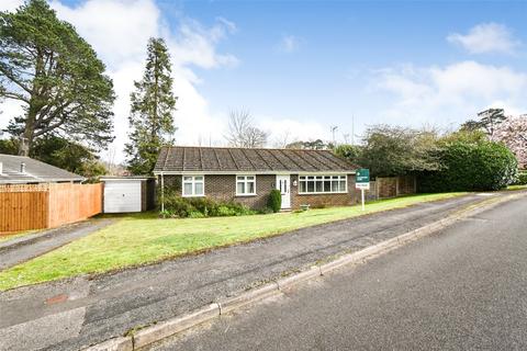 3 bedroom bungalow for sale - Hook, Hampshire RG27