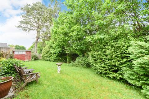 3 bedroom bungalow for sale, The Spinney, Hampshire RG27