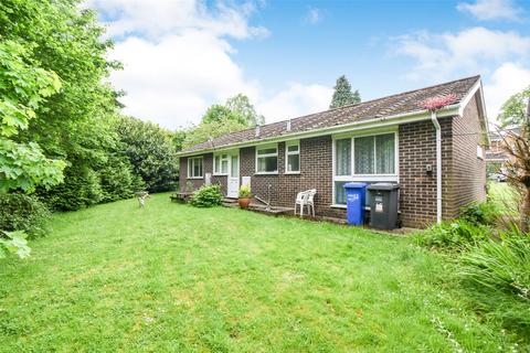 3 bedroom bungalow for sale, The Spinney, Hampshire RG27