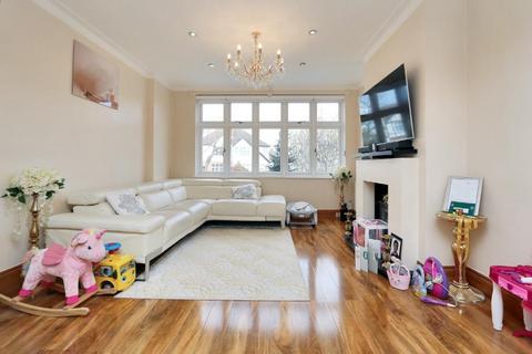 3 bedroom semi-detached house to rent, Beresford Avenue, Surbiton KT5