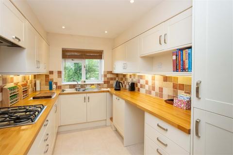 3 bedroom detached house for sale, No Through Road in Hurst Green