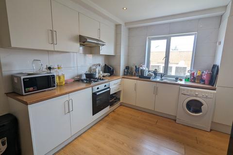 2 bedroom flat to rent, St Andrews Street, Kettering, NN16