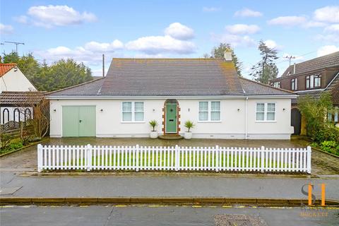 3 bedroom bungalow for sale - Ethelred Gardens, Wickford, Essex, SS11