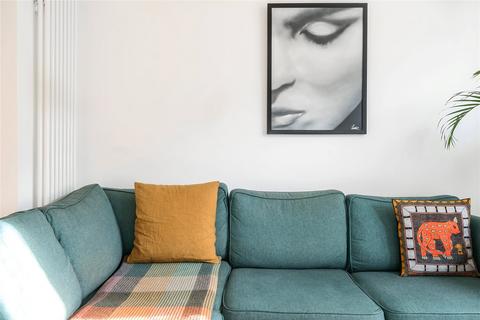 31 East Grove Road, Exeter, EX2 4LX