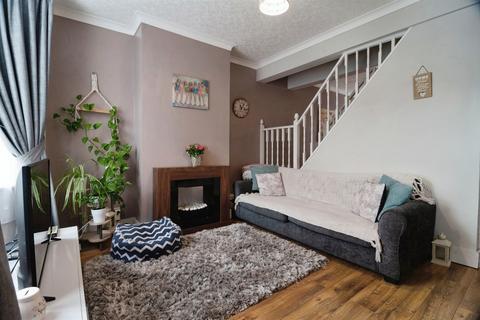 2 bedroom terraced house for sale, Kent Road, RM17