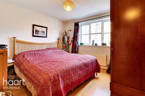 3 bedroom semi-detached house for sale, Northgate Drive, NW9