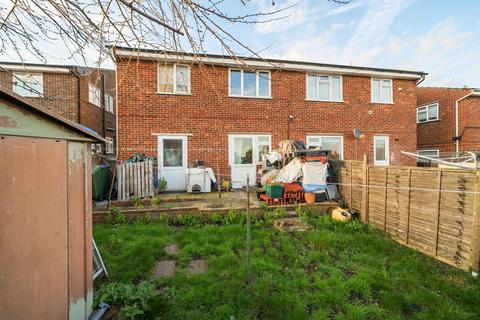 10 Milford Close, London, SE2 0DT