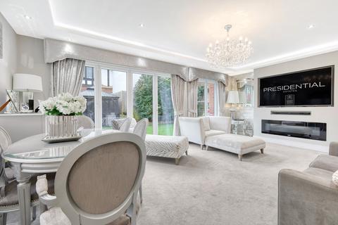 4 bedroom detached house for sale, Chigwell IG7