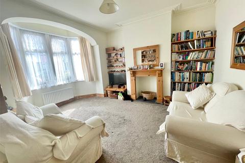 3 bedroom terraced house for sale, Marguerite Drive, Leigh-on-Sea, Essex, SS9