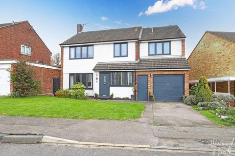25 Great Lawn, Ongar, CM5 0AA
