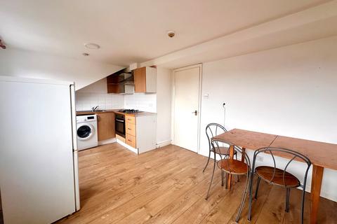 1 bedroom flat to rent - Castle Hill Parade, Ealing, W13