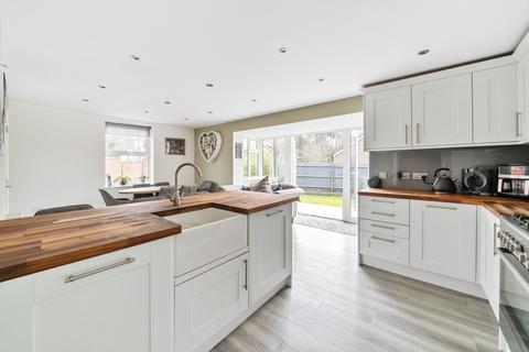 4 bedroom detached house for sale, Agincourt Drive, Sarisbury Green, Hampshire, SO31