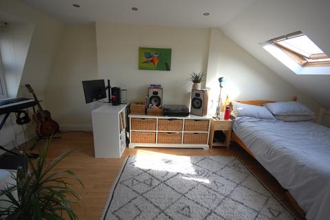4 bedroom maisonette to rent - Greenside Road, London W12