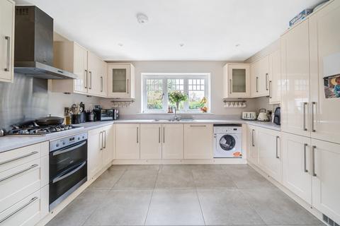 3 bedroom detached house for sale, Maple Place, Weybourne, Farnham, GU9