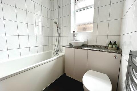 9 Field Close, Chessington, KT9 2QD