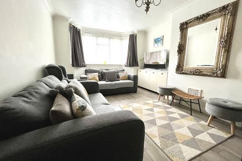 9 Field Close, Chessington, KT9 2QD