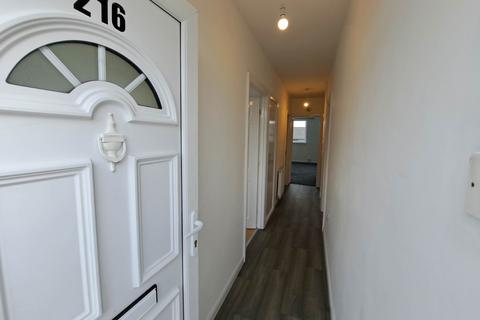 2 bedroom apartment to rent, Main Street, Billinge