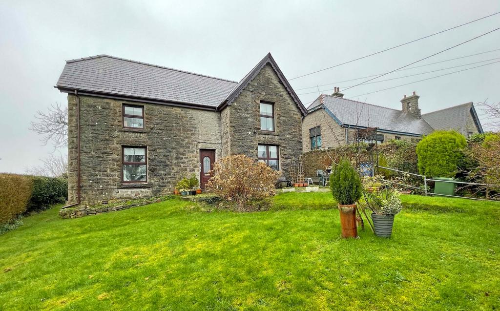 Talwrn, Llangefni, Isle of Anglesey... 3 bed detached house for sale