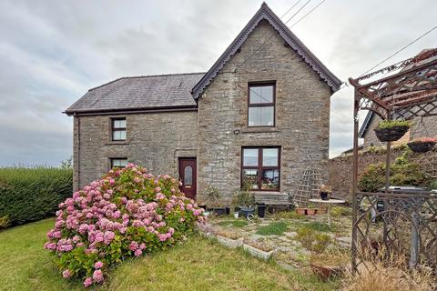 undefined, Talwrn, Llangefni, Isle of Anglesey, LL77